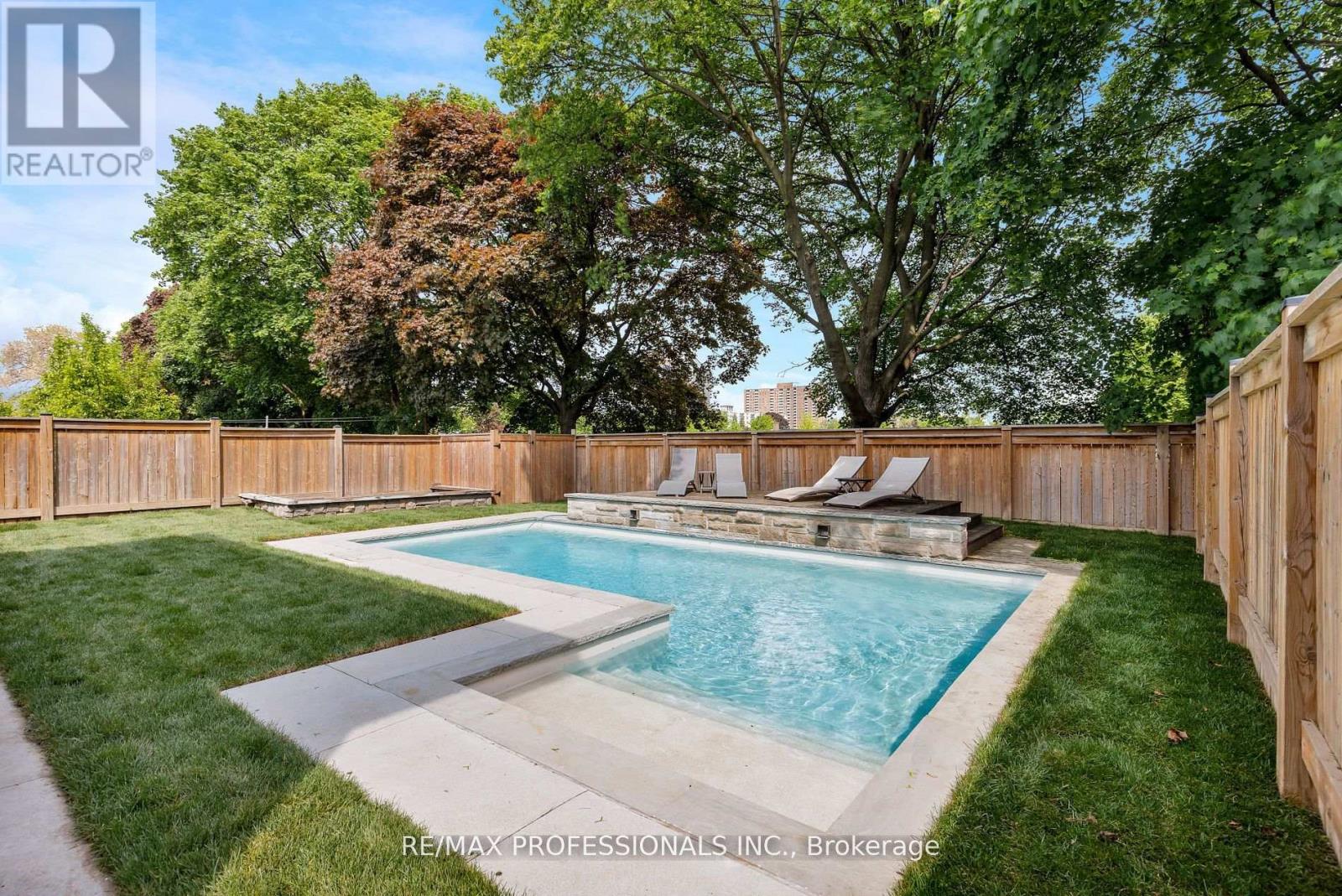 60 Keane Avenue, Toronto (Islington-City Centre West), Ontario  M9B 2C2 - Photo 12 - W12209679
