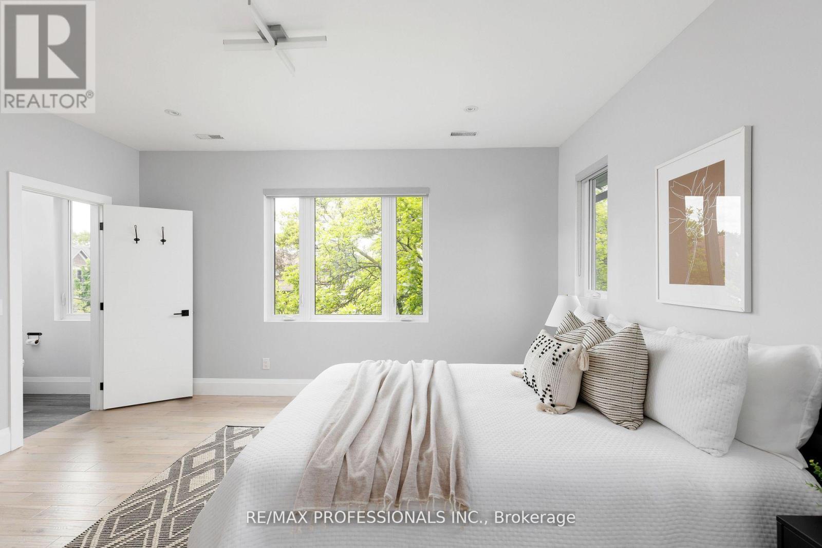 60 Keane Avenue, Toronto (Islington-City Centre West), Ontario  M9B 2C2 - Photo 38 - W12209679