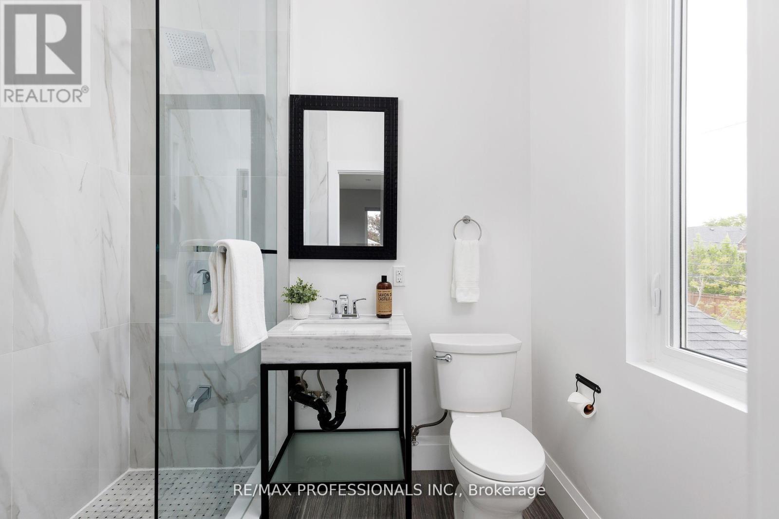 60 Keane Avenue, Toronto (Islington-City Centre West), Ontario  M9B 2C2 - Photo 39 - W12209679