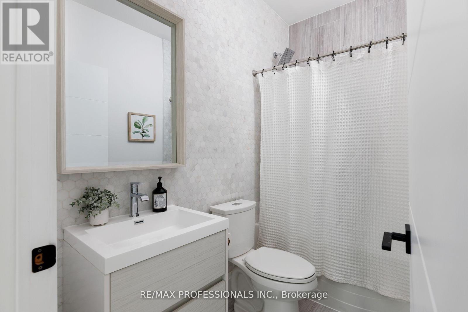 60 Keane Avenue, Toronto (Islington-City Centre West), Ontario  M9B 2C2 - Photo 41 - W12209679
