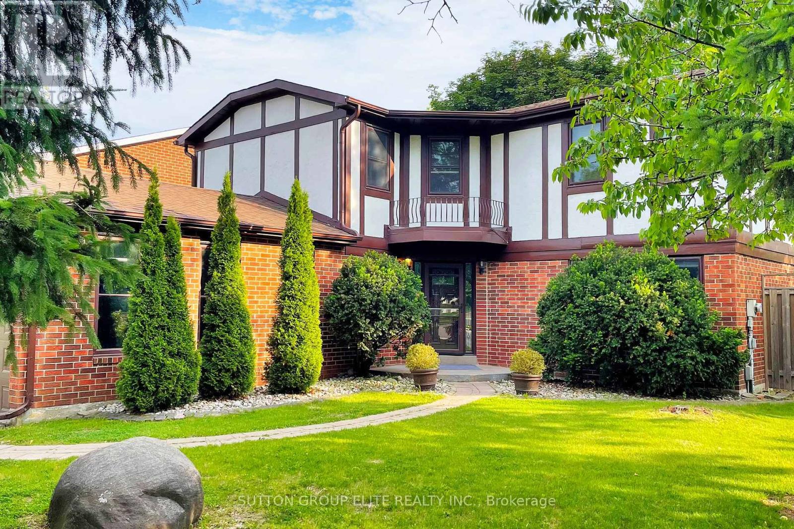 4280 Fieldgate Drive, Mississauga (Rathwood), Ontario  L4W 2C7 - Photo 2 - W12209699