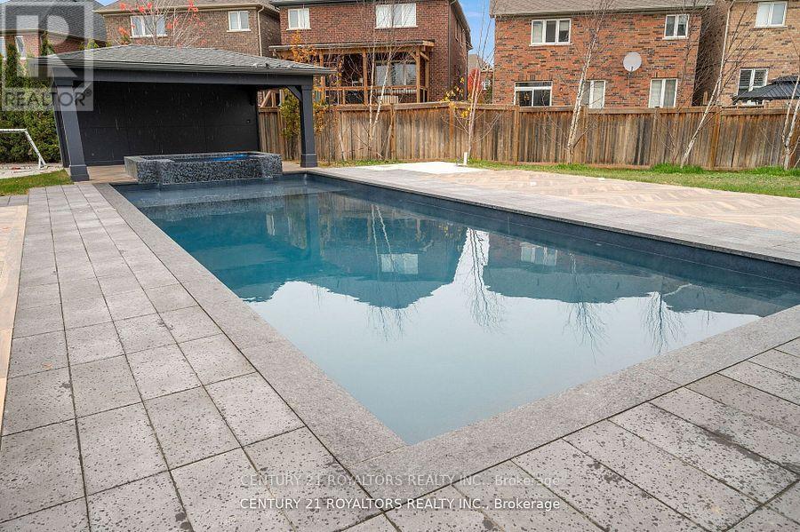 43 Wishing Well Crescent, Caledon, Ontario  L7C 1T9 - Photo 42 - W12209738
