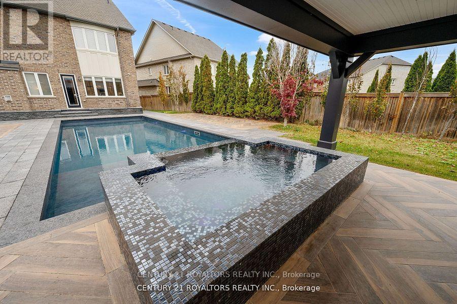 43 Wishing Well Crescent, Caledon, Ontario  L7C 1T9 - Photo 45 - W12209738