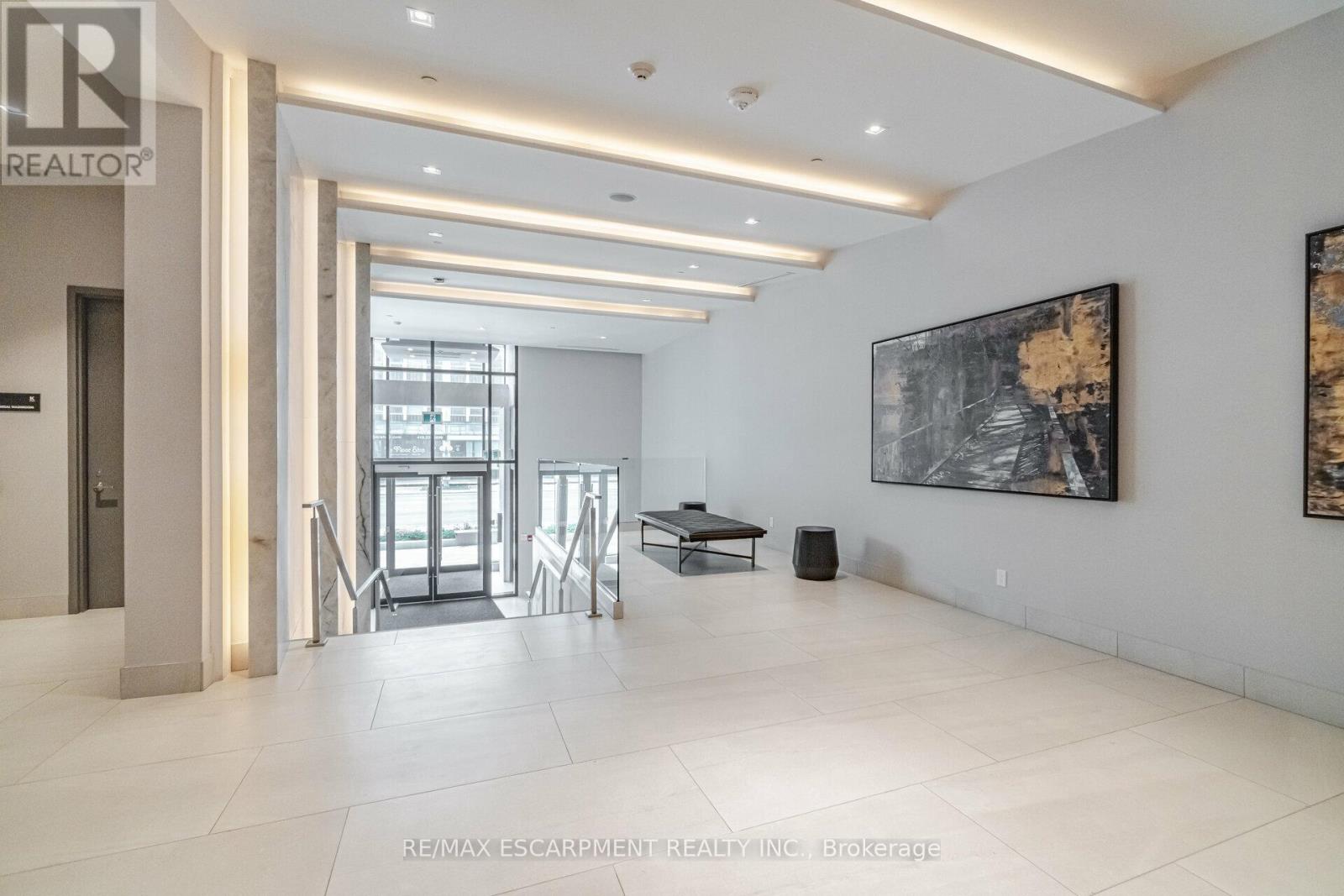 201 - 4208 Dundas Street W, Toronto, Ontario  M8X 0B1 - Photo 4 - W12209739