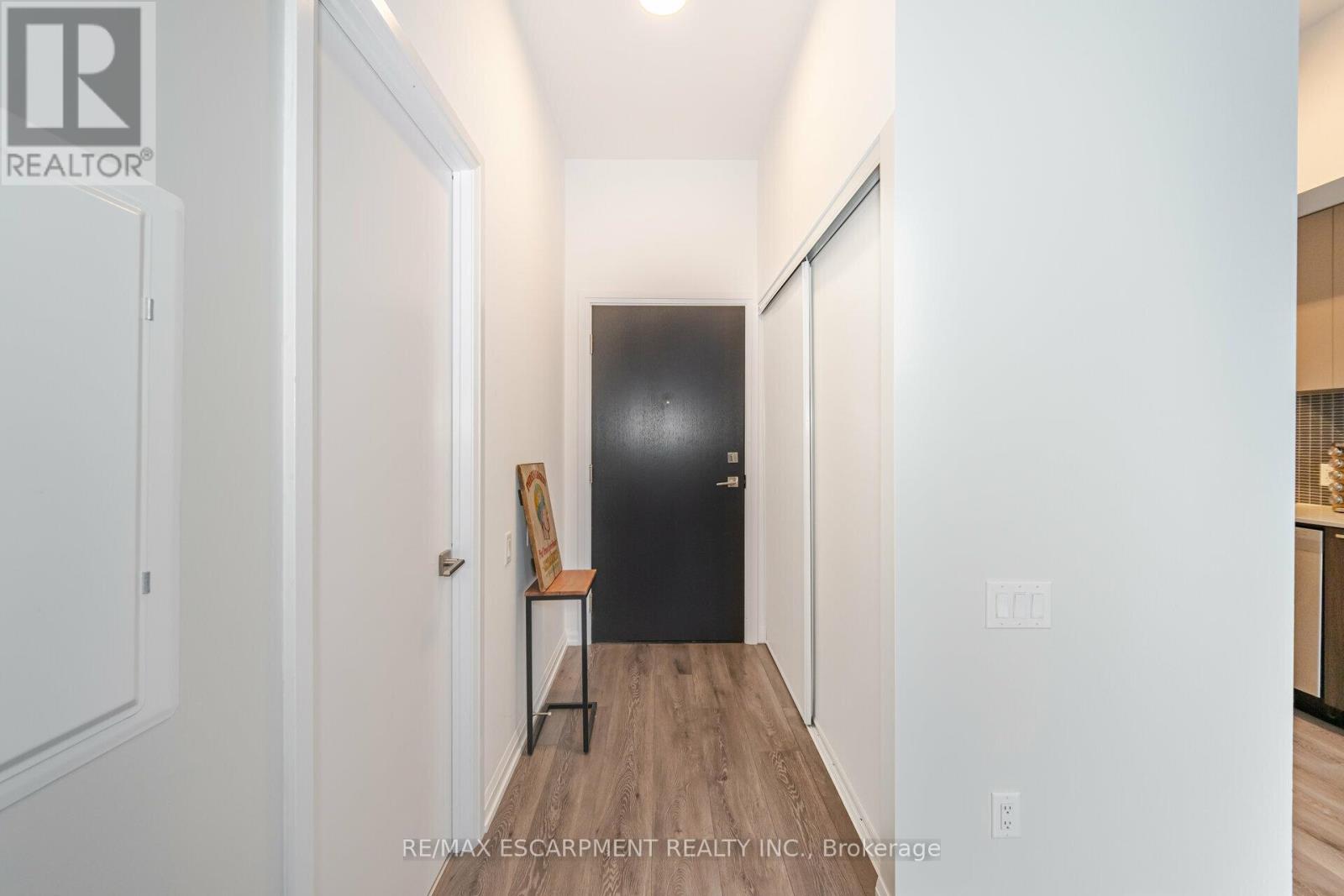 201 - 4208 Dundas Street W, Toronto, Ontario  M8X 0B1 - Photo 9 - W12209739