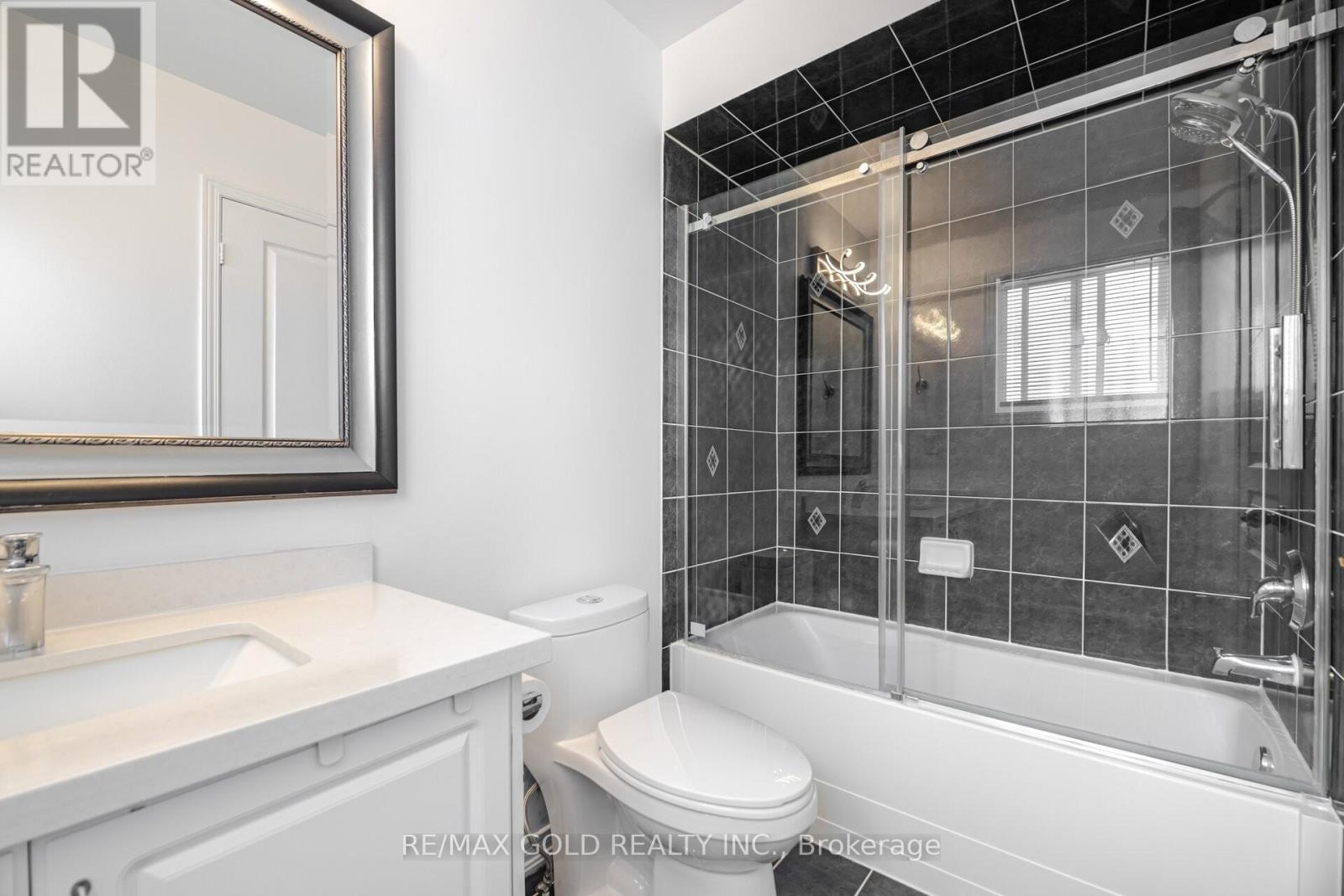 29 Skylar Circle, Brampton (Bram East), Ontario  L6P 0Z4 - Photo 13 - W12209741