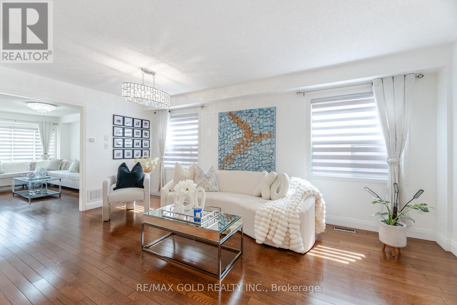 29 Skylar Circle, Brampton (Bram East), Ontario  L6P 0Z4 - Photo 3 - W12209741