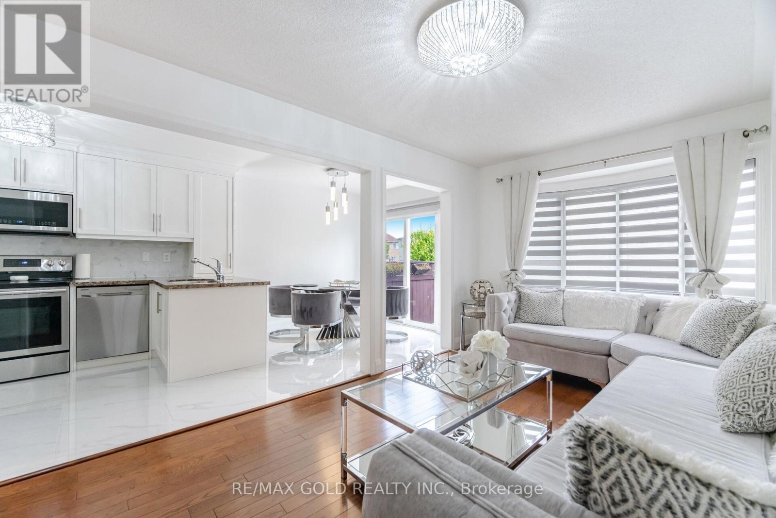 29 Skylar Circle, Brampton (Bram East), Ontario  L6P 0Z4 - Photo 8 - W12209741