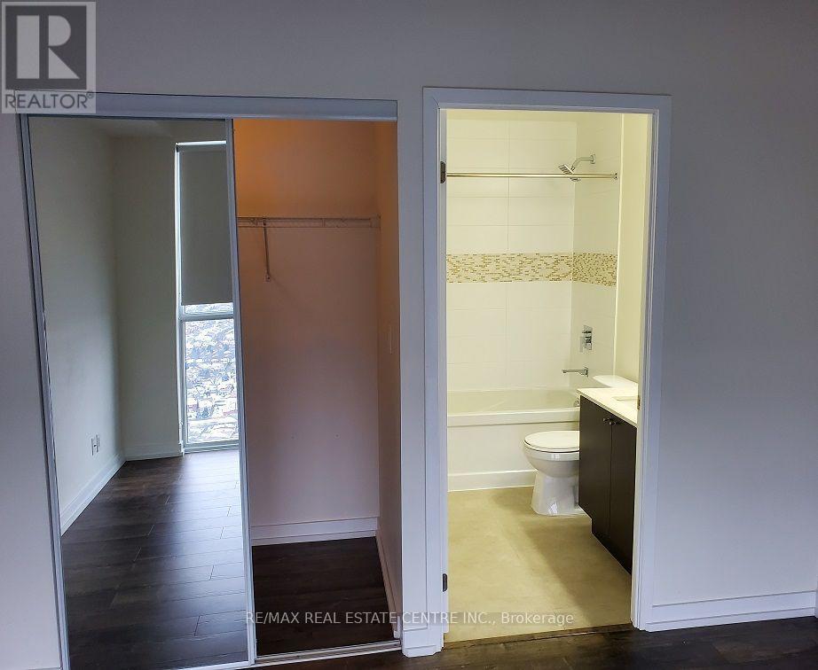 3504 - 510 Curran Place, Mississauga, Ontario  L5B 0J8 - Photo 10 - W12209752