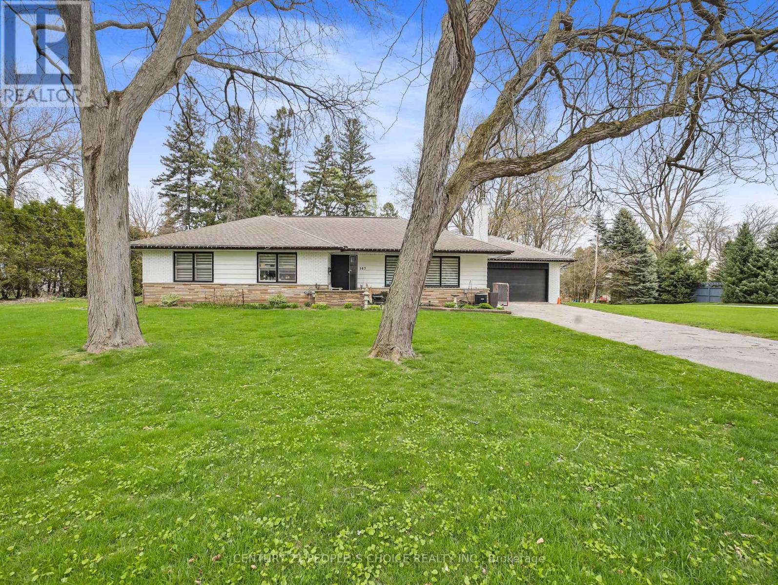167 Blue Water Place, Burlington (Shoreacres), Ontario  L7L 2J3 - Photo 2 - W12209778