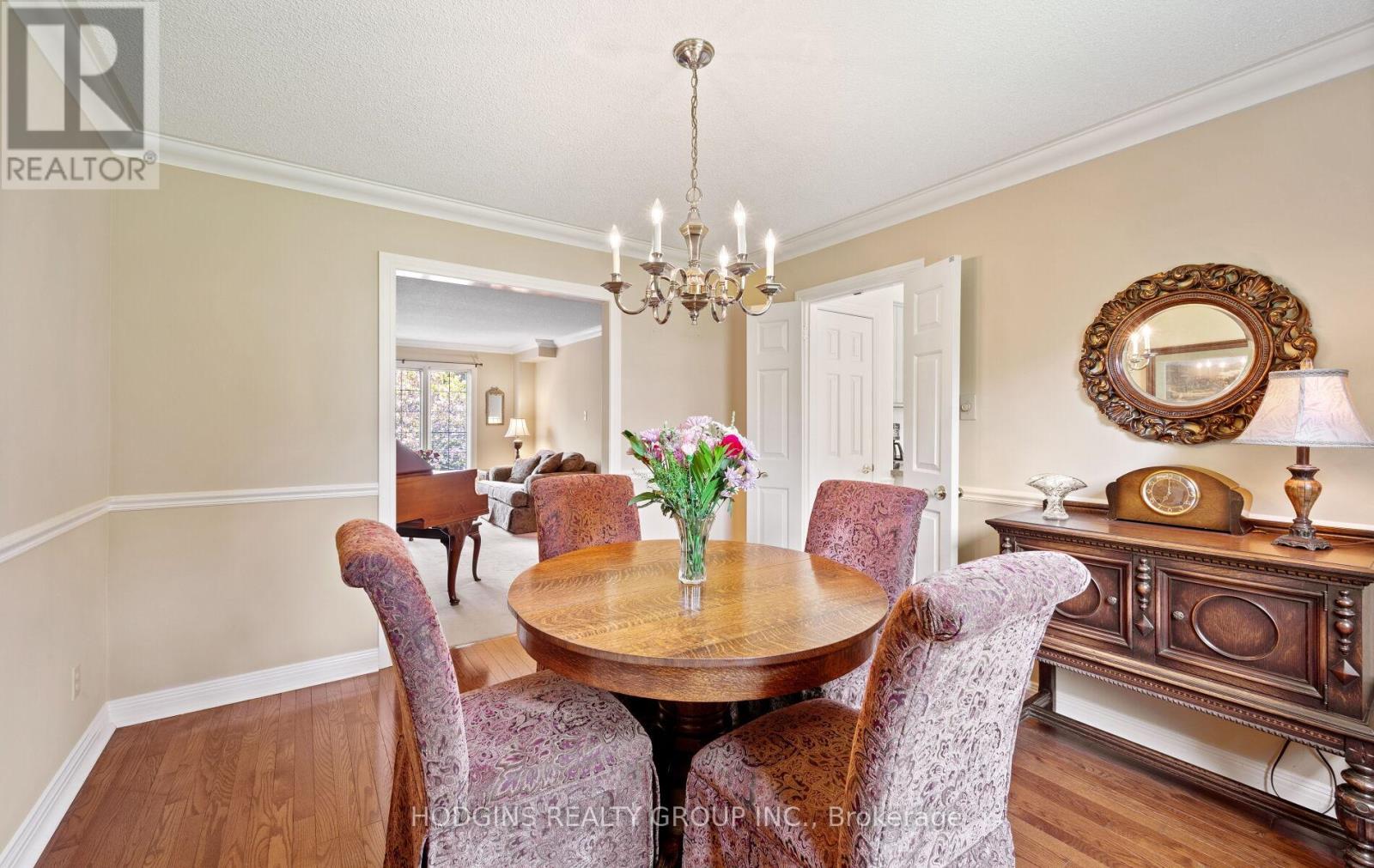 2547 King Richard's Place, Mississauga, Ontario  L5K 2H5 - Photo 10 - W12209785