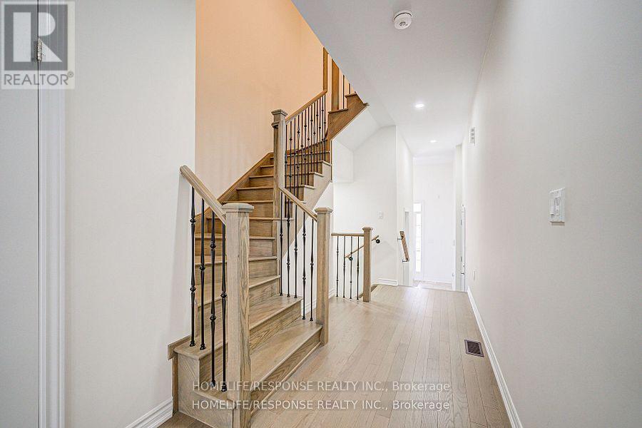 595 Celandine Terrace, Milton, Ontario  L9E 1Z7 - Photo 9 - W12209792