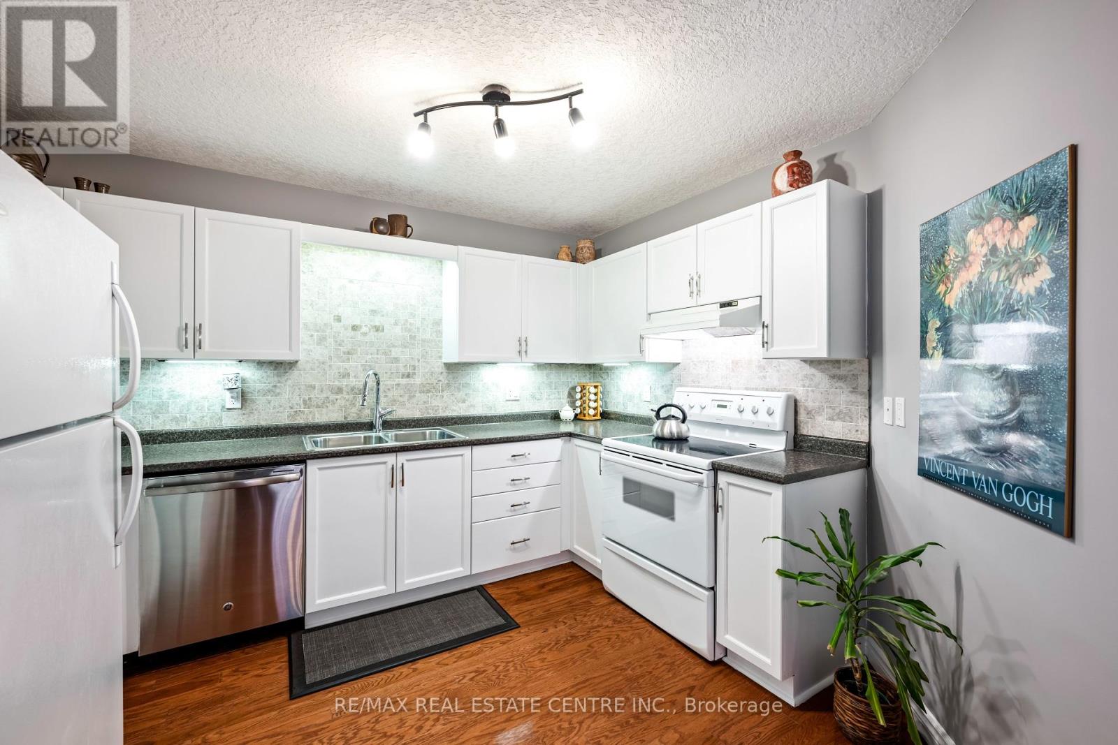 26 Appleton Drive, Orangeville, Ontario  L9W 5C4 - Photo 13 - W12209821