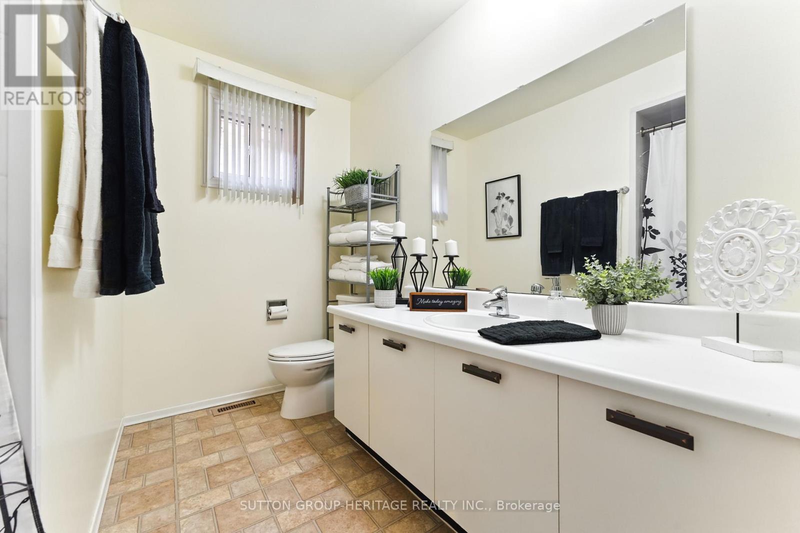 45 Wildercroft Avenue, Brampton (Brampton North), Ontario  L6V 4E9 - Photo 32 - W12209836