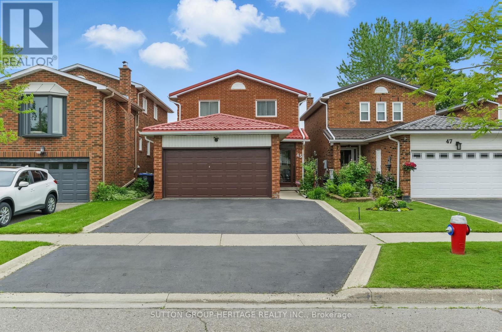 45 Wildercroft Avenue, Brampton (Brampton North), Ontario  L6V 4E9 - Photo 4 - W12209836