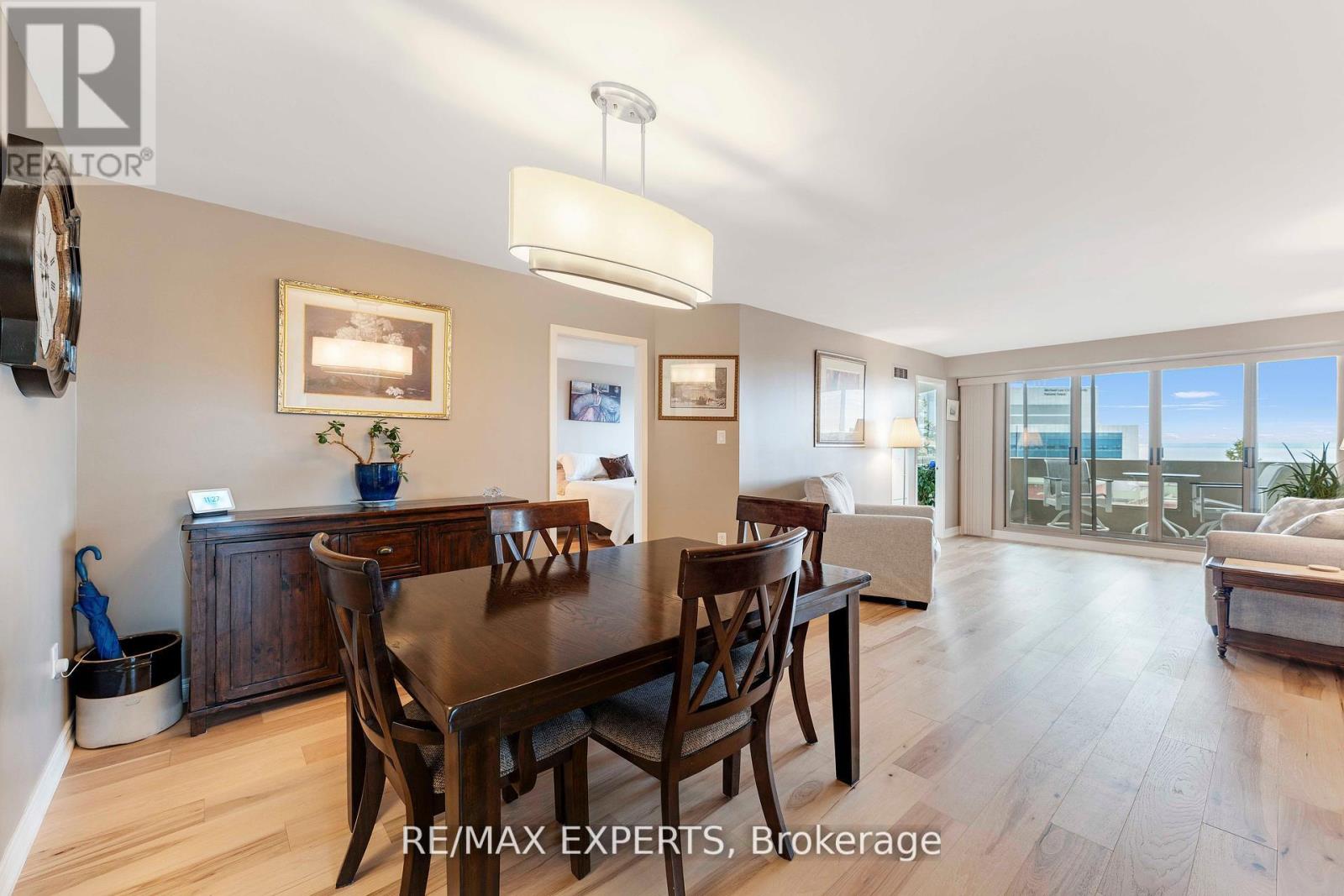 809 - 1201 North Shore Boulevard E, Burlington (Brant), Ontario  L7S 1Z5 - Photo 3 - W12209837