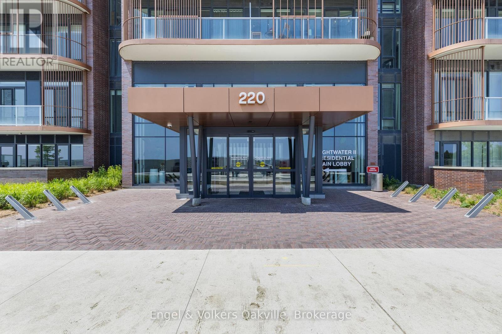601 - 220 Missinnihe Way, Mississauga, Ontario  L5H 0A9 - Photo 7 - W12170525