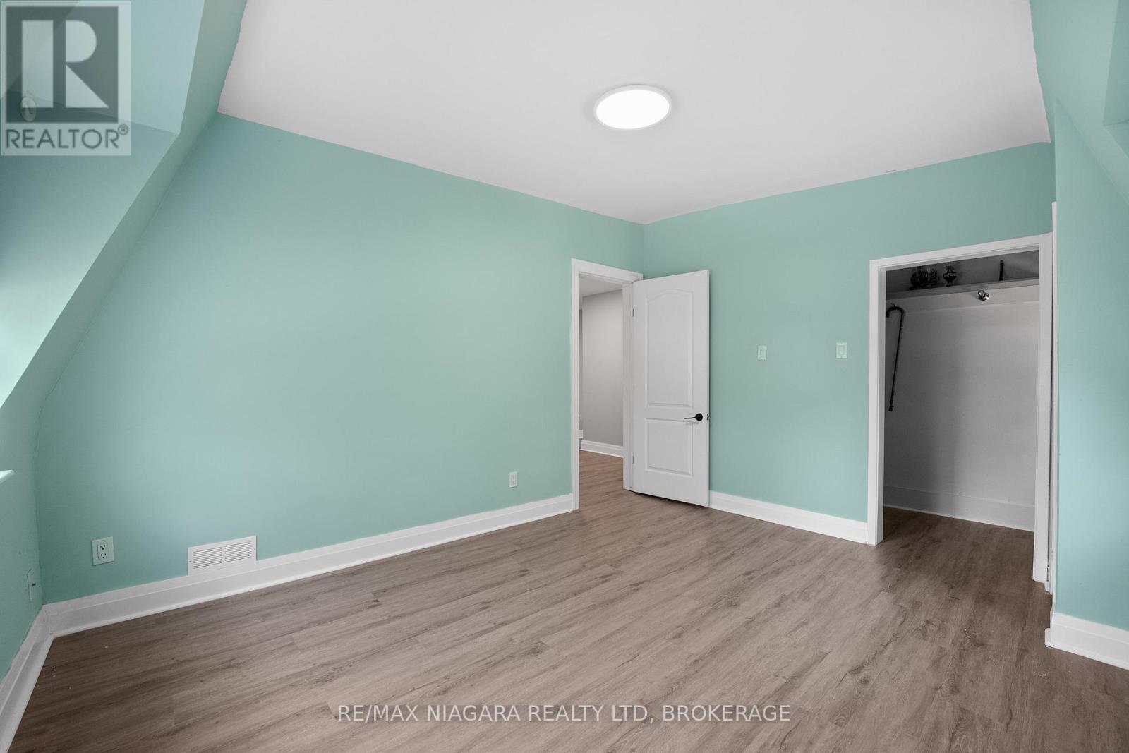 2969-2971 Portage Road, Niagara Falls, Ontario  L2J 2J6 - Photo 20 - X12209940