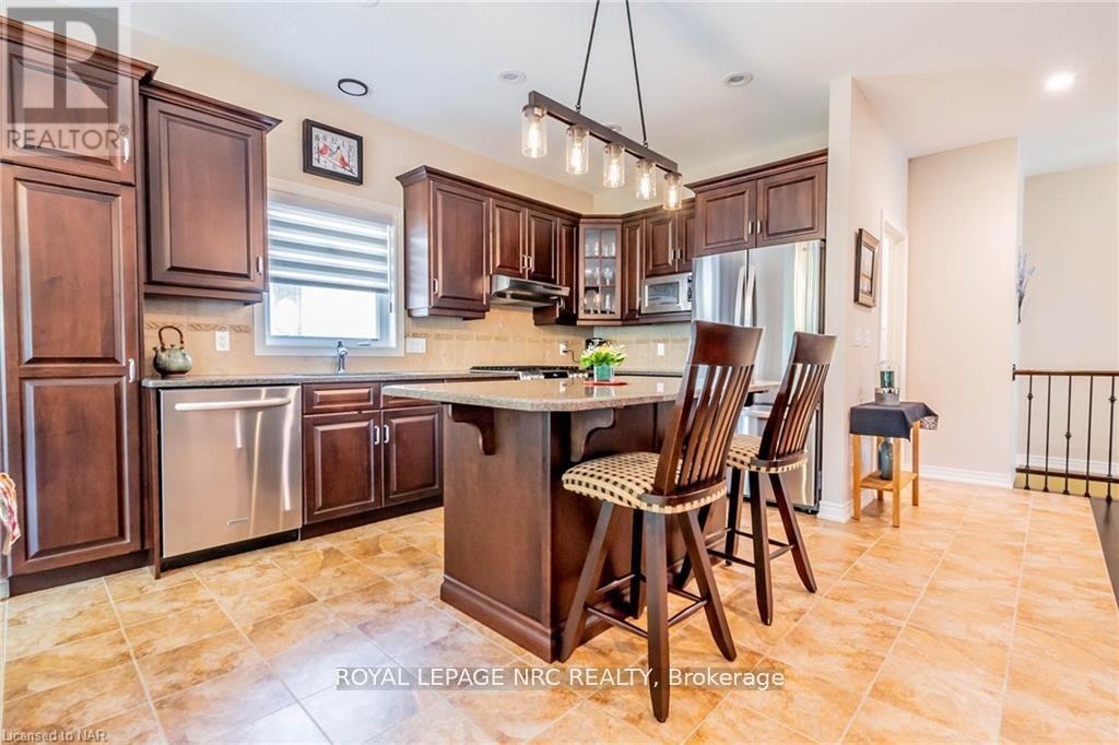 77 Michael Drive, Welland, Ontario  L3C 0A7 - Photo 18 - X12209983