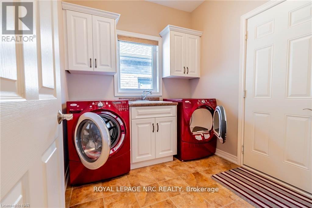77 Michael Drive, Welland, Ontario  L3C 0A7 - Photo 29 - X12209983