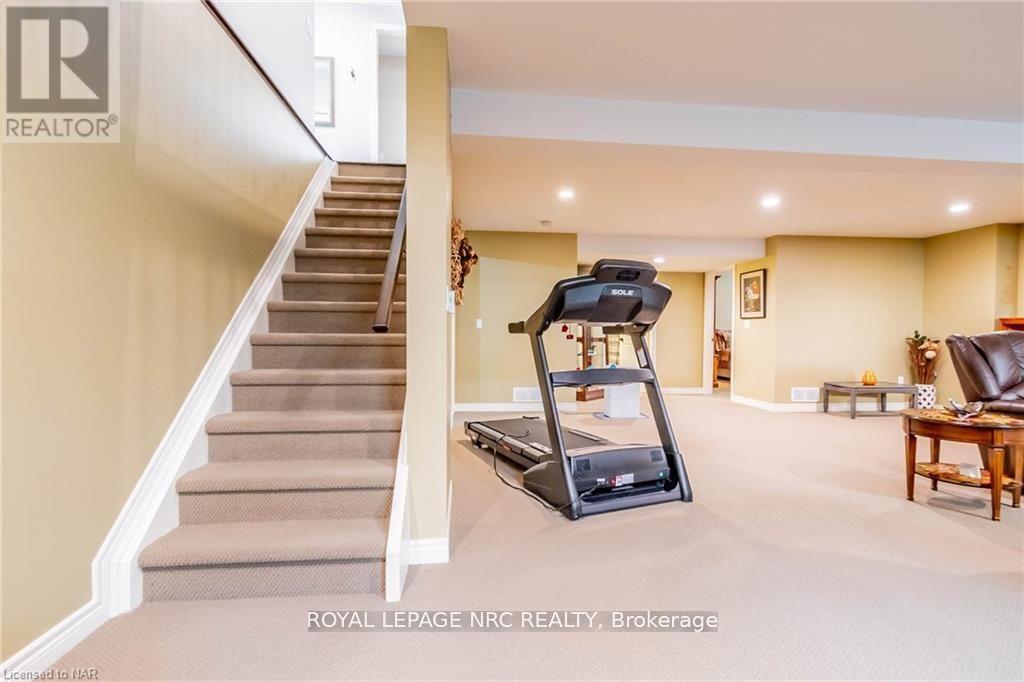 77 Michael Drive, Welland, Ontario  L3C 0A7 - Photo 31 - X12209983