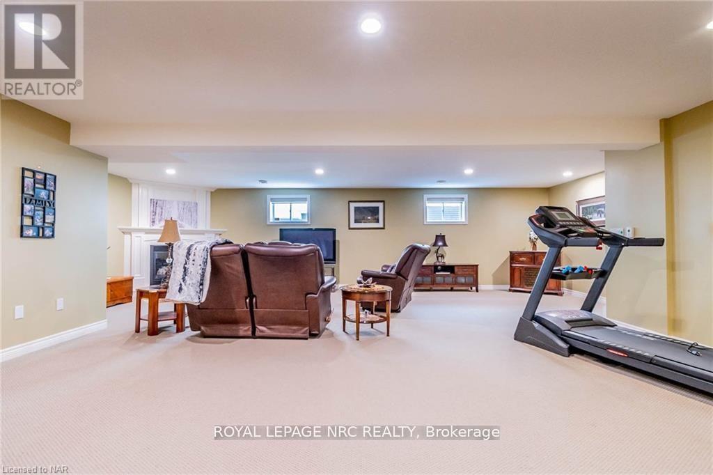 77 Michael Drive, Welland, Ontario  L3C 0A7 - Photo 32 - X12209983