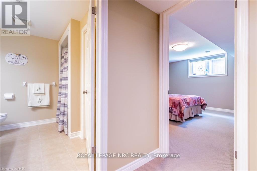 77 Michael Drive, Welland, Ontario  L3C 0A7 - Photo 38 - X12209983