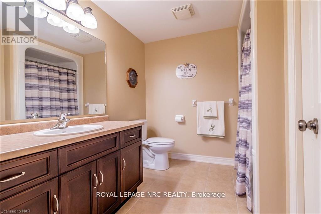 77 Michael Drive, Welland, Ontario  L3C 0A7 - Photo 39 - X12209983