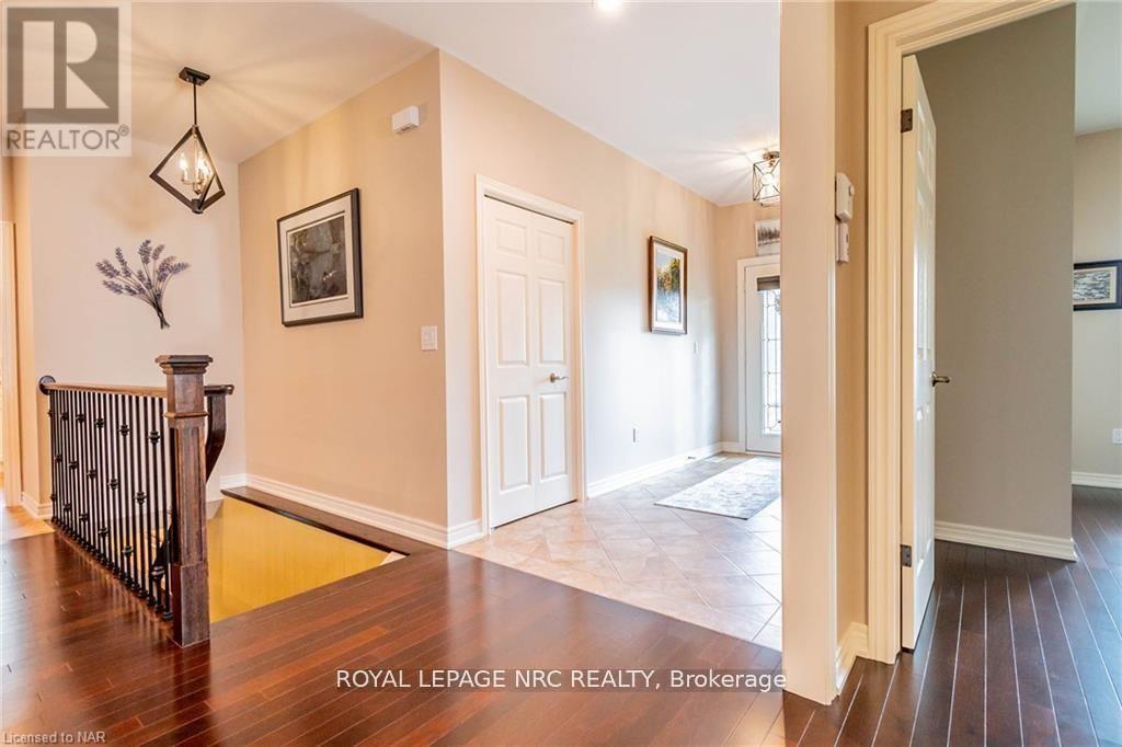 77 Michael Drive, Welland, Ontario  L3C 0A7 - Photo 8 - X12209983