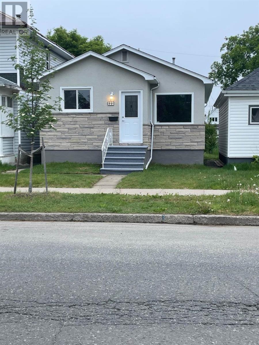 122 Francis St W, Thunder Bay, Ontario  P7E 4B9 - Photo 1 - TB251612