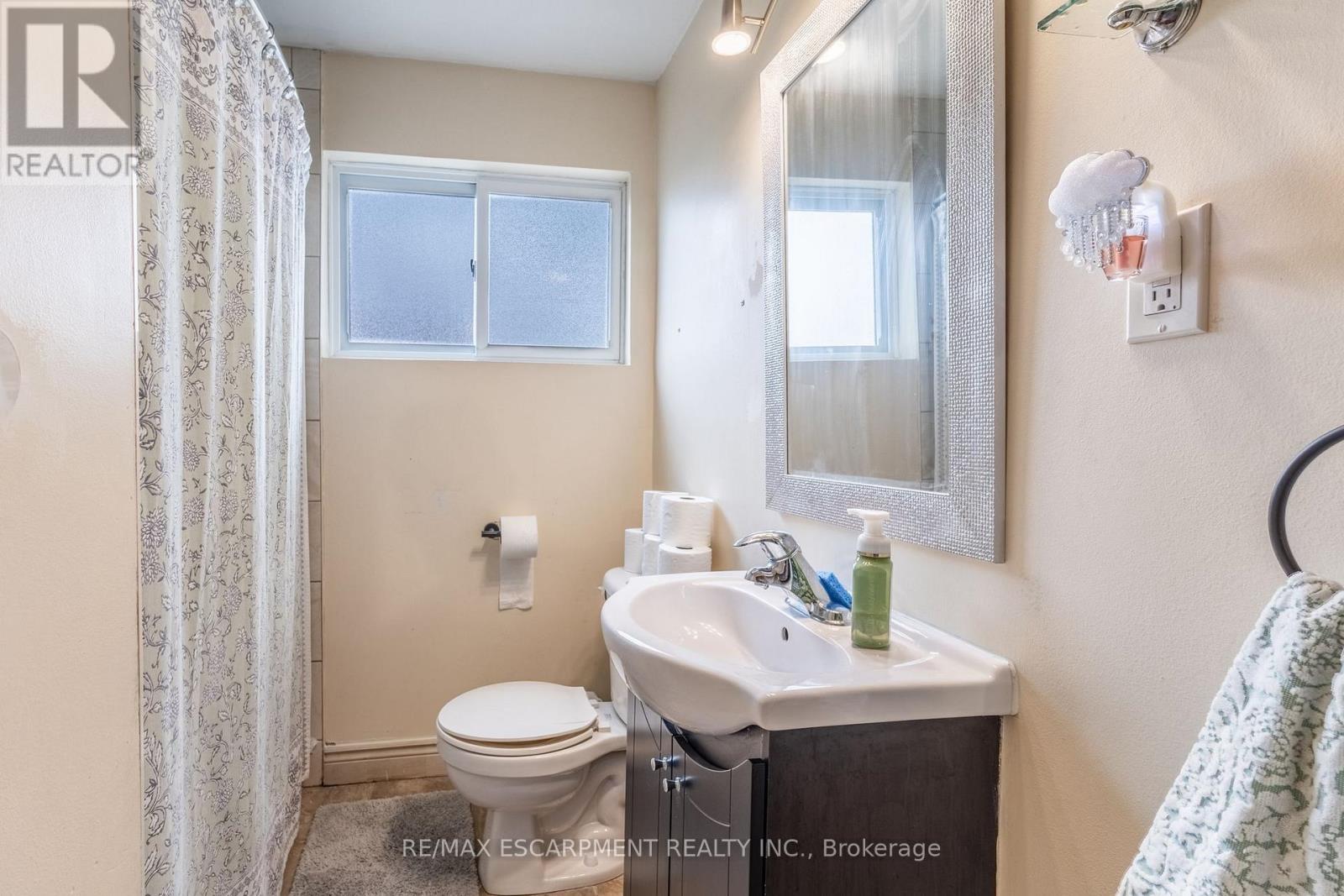 10 South Bend Road, Hamilton (Balfour), Ontario  L9A 2A7 - Photo 22 - X12209710