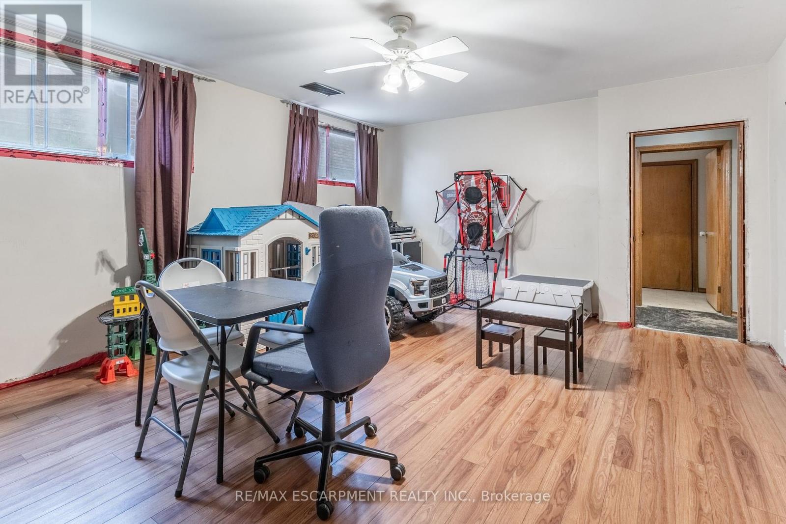 10 South Bend Road, Hamilton (Balfour), Ontario  L9A 2A7 - Photo 24 - X12209710