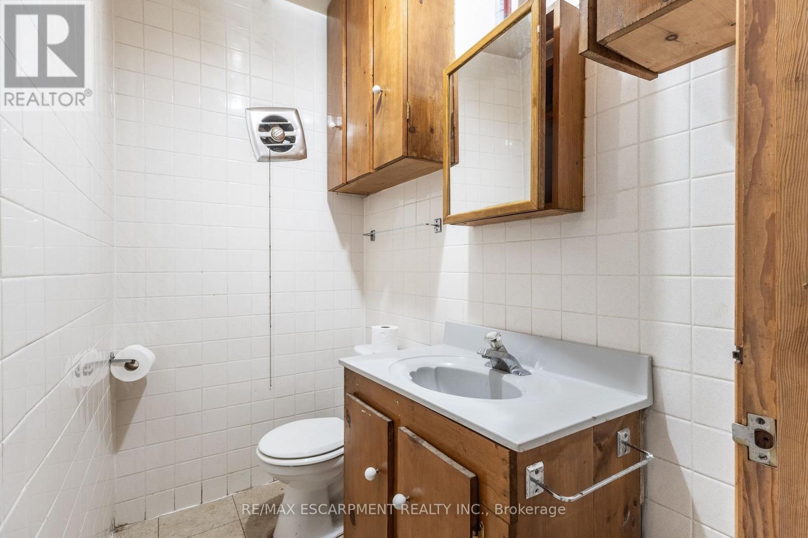 10 South Bend Road, Hamilton (Balfour), Ontario  L9A 2A7 - Photo 27 - X12209710