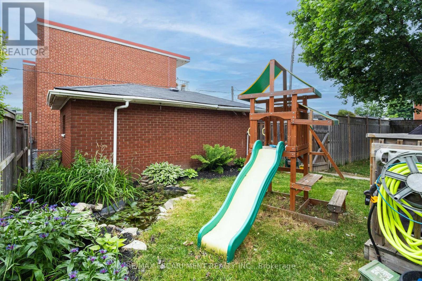 10 South Bend Road, Hamilton (Balfour), Ontario  L9A 2A7 - Photo 38 - X12209710
