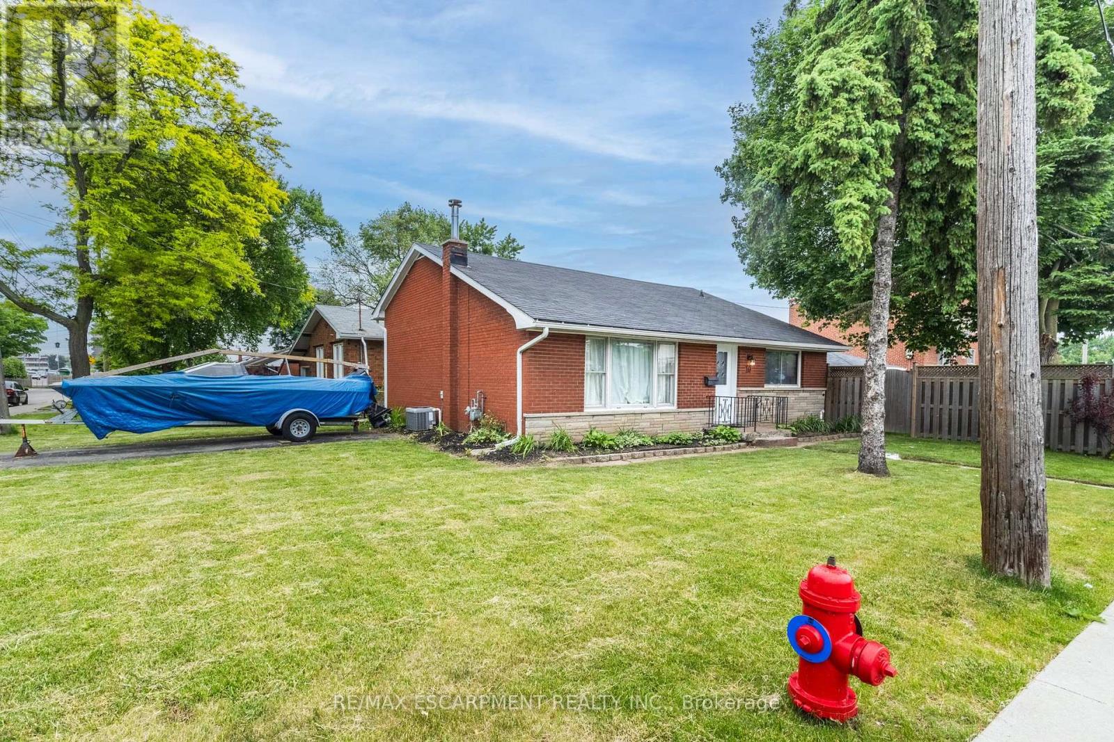 10 South Bend Road, Hamilton (Balfour), Ontario  L9A 2A7 - Photo 5 - X12209710