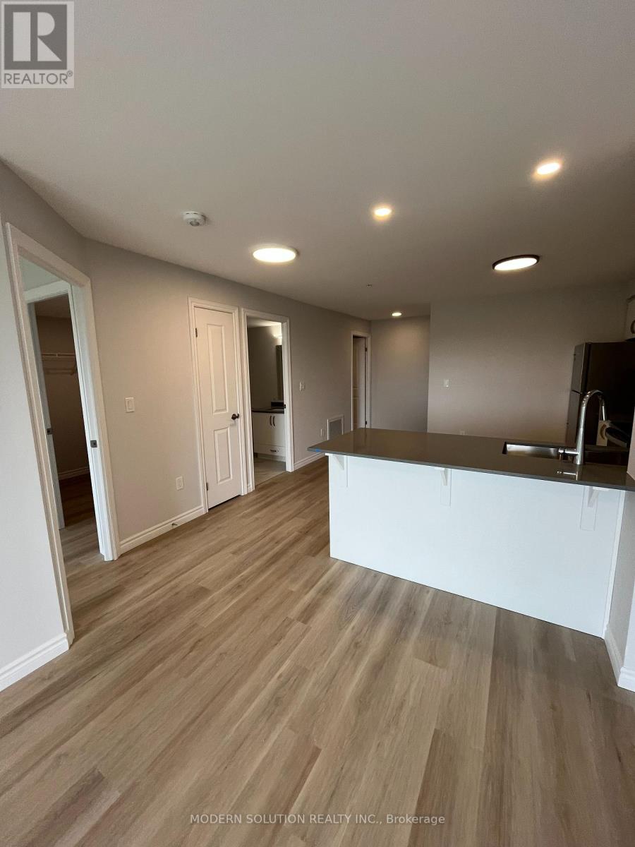 712 - 425 Watson Parkway N, Guelph, Ontario  N1E 7K5 - Photo 12 - X12209714