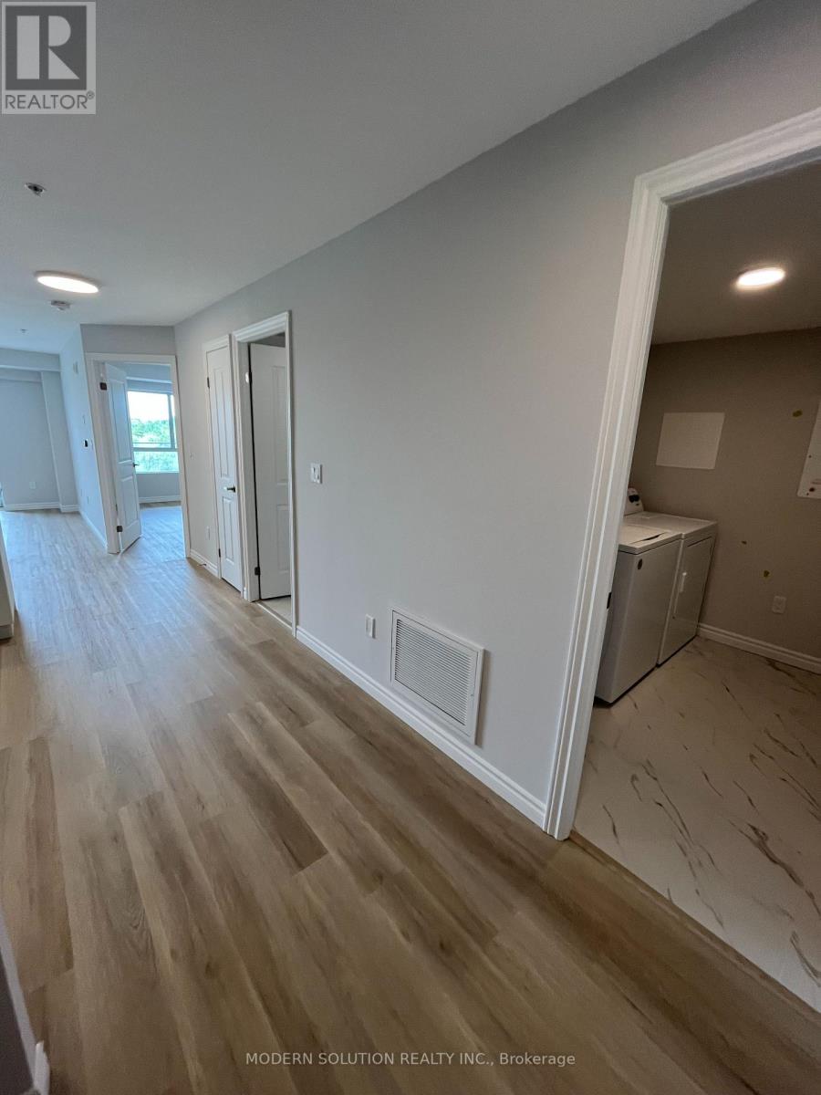 712 - 425 Watson Parkway N, Guelph, Ontario  N1E 7K5 - Photo 4 - X12209714