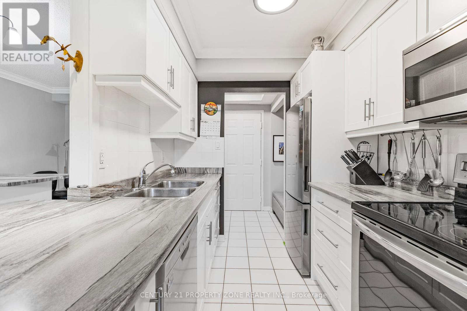 104 - 482 James Street N, Hamilton (North End), Ontario  L8L 1J1 - Photo 5 - X12209737