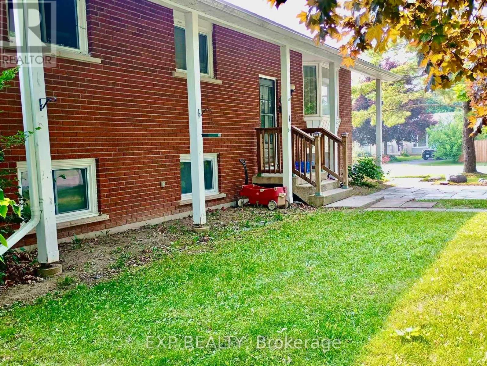 84 Sherwood Avenue, Loyalist (Amherstview), Ontario  K7N 1N5 - Photo 2 - X12209757