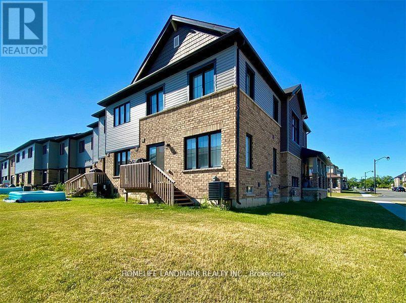 2 Prestwick Street, Hamilton (Stoney Creek), Ontario  L8J 0K7 - Photo 5 - X12209772