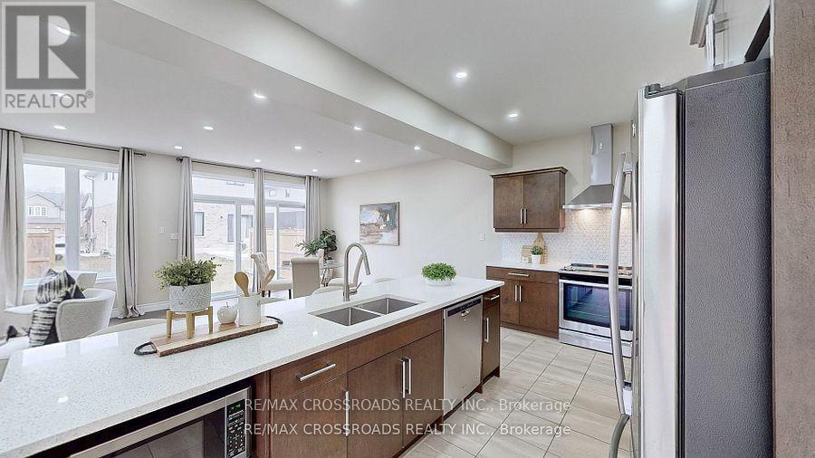 1395 Lawson Road, London North, Ontario  N6G 0V4 - Photo 14 - X12209811