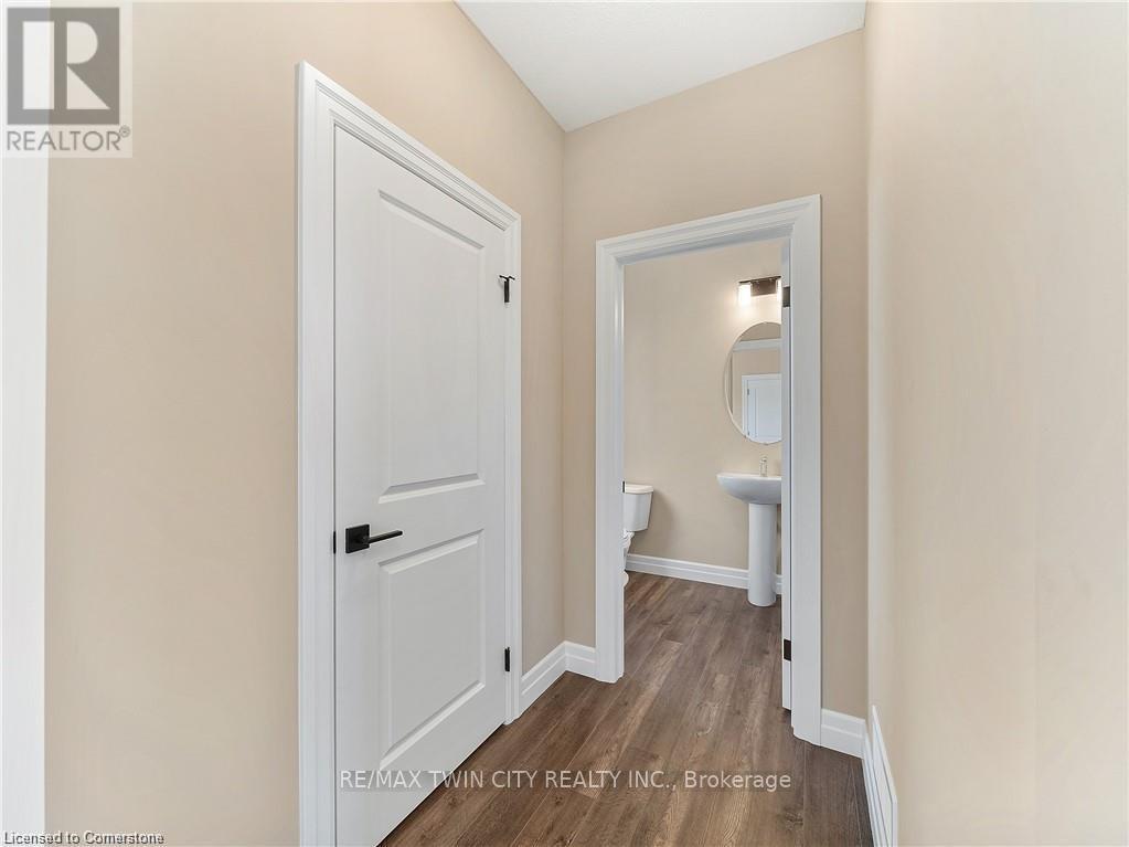 168 Otterbein Road, Kitchener, Ontario  N2B 0A8 - Photo 11 - X12209815
