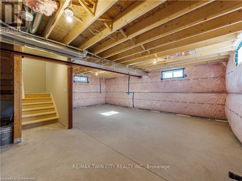 168 Otterbein Road, Kitchener, Ontario  N2B 0A8 - Photo 35 - X12209815