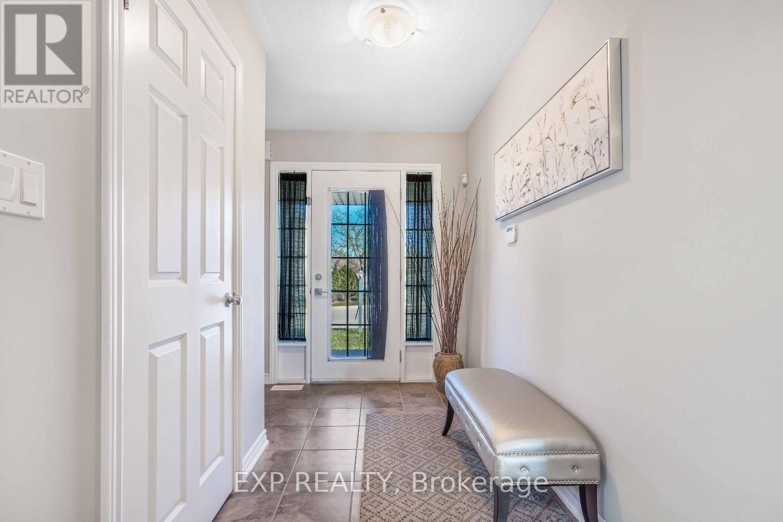 18 - 77 Avery Crescent, St. Catharines (Oakdale), Ontario  L2P 0E5 - Photo 2 - X12209834