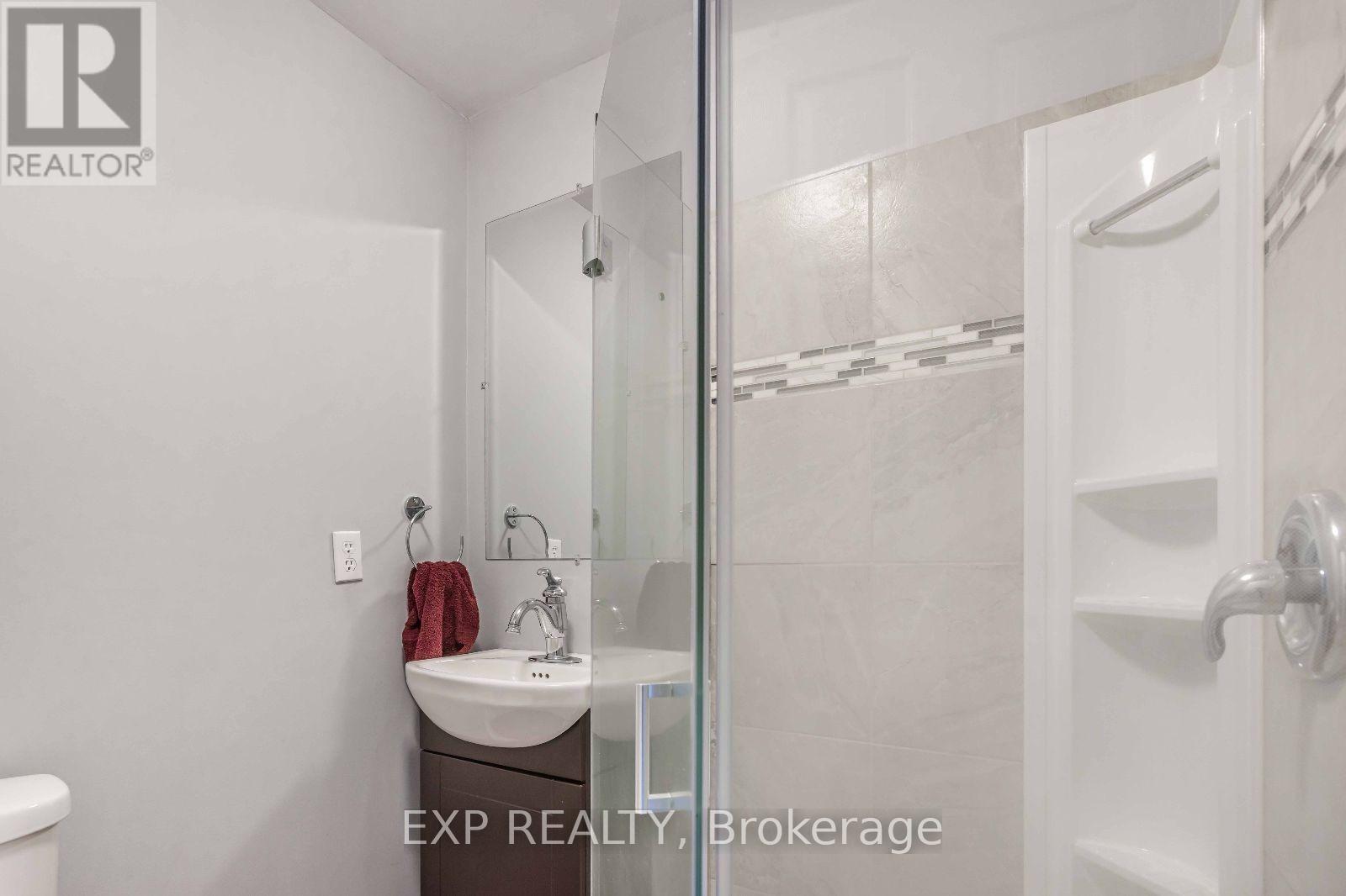 18 - 77 Avery Crescent, St. Catharines (Oakdale), Ontario  L2P 0E5 - Photo 31 - X12209834