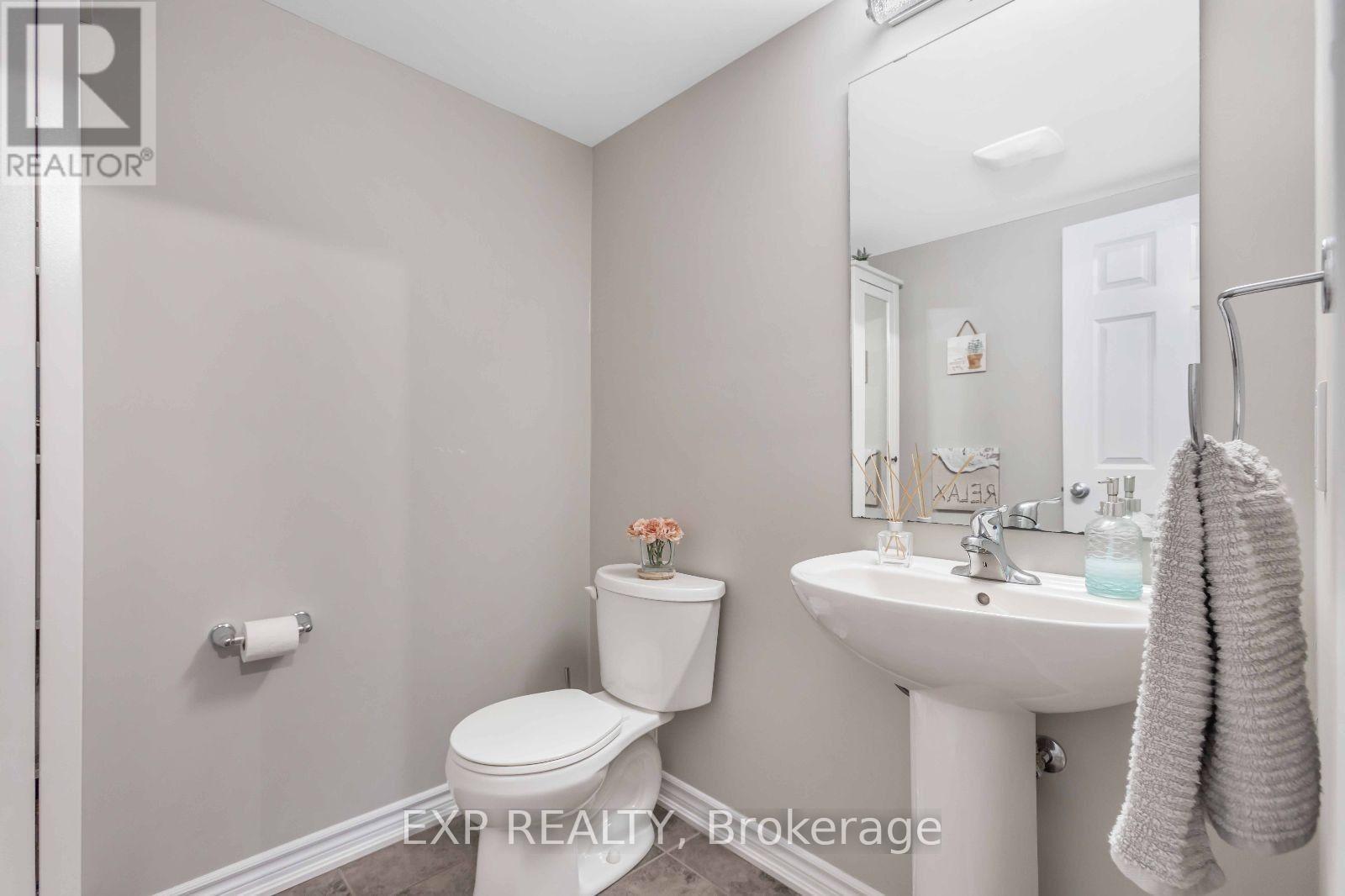 18 - 77 Avery Crescent, St. Catharines (Oakdale), Ontario  L2P 0E5 - Photo 4 - X12209834