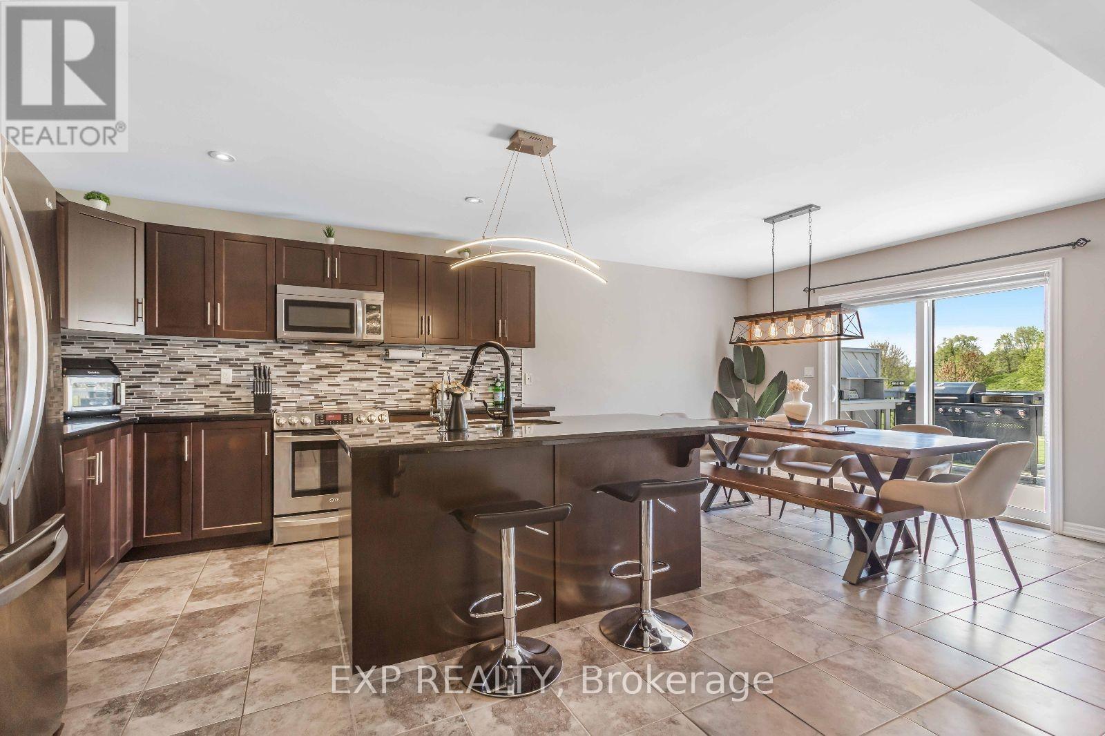 18 - 77 Avery Crescent, St. Catharines (Oakdale), Ontario  L2P 0E5 - Photo 7 - X12209834