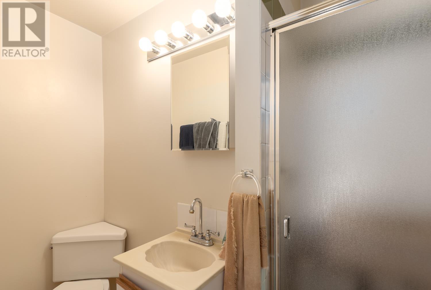 988 E 16th Avenue, Vancouver, British Columbia  V5T 2V9 - Photo 13 - R3013522