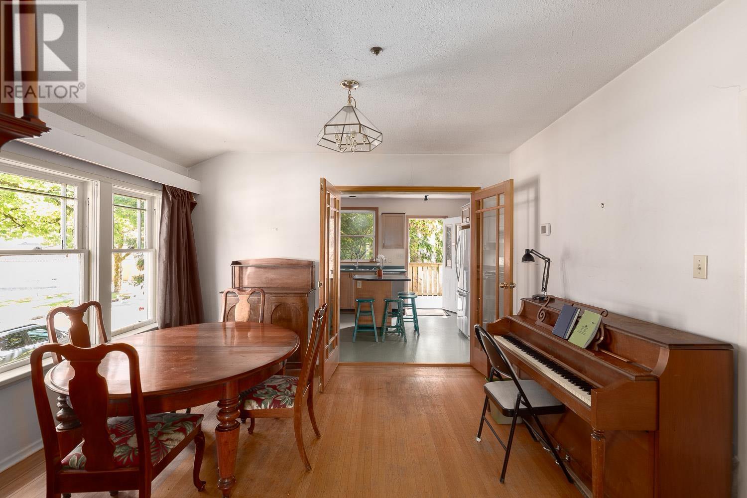 988 E 16th Avenue, Vancouver, British Columbia  V5T 2V9 - Photo 6 - R3013522