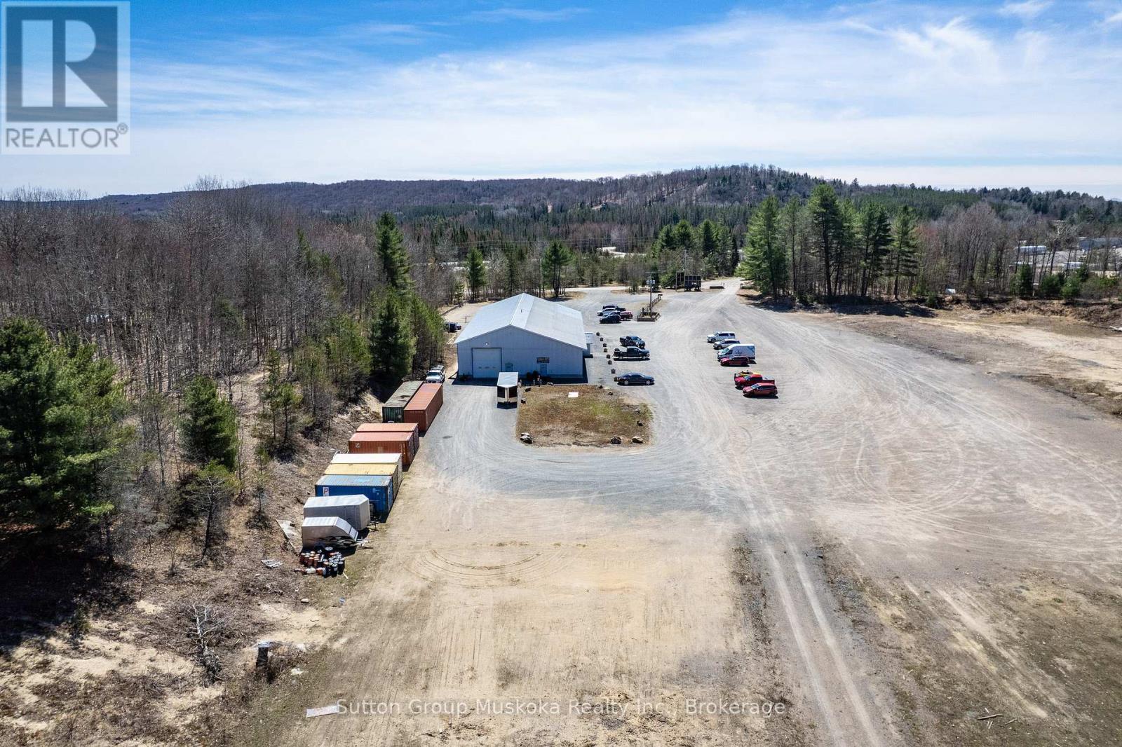 492 Old Ferguson Road E, Huntsville, Ontario  P1H 2J2 - Photo 3 - X12209877